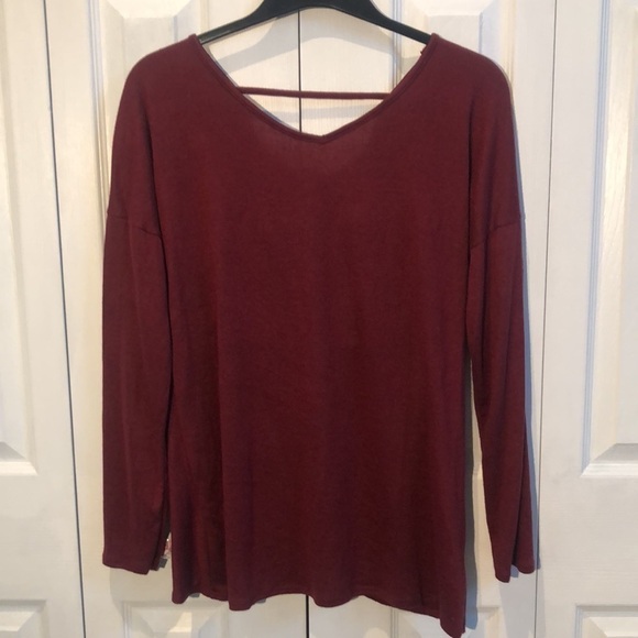 Soft And Flowy Burgundy V Neck Top With Criss Cross Knot Back NWT - Picture 6 of 13